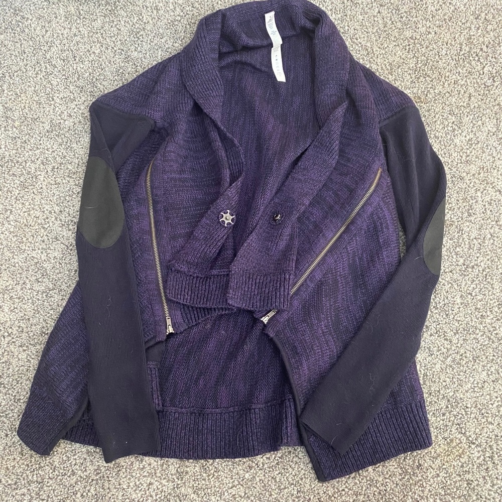 Lululemon Purple/Black Sweater